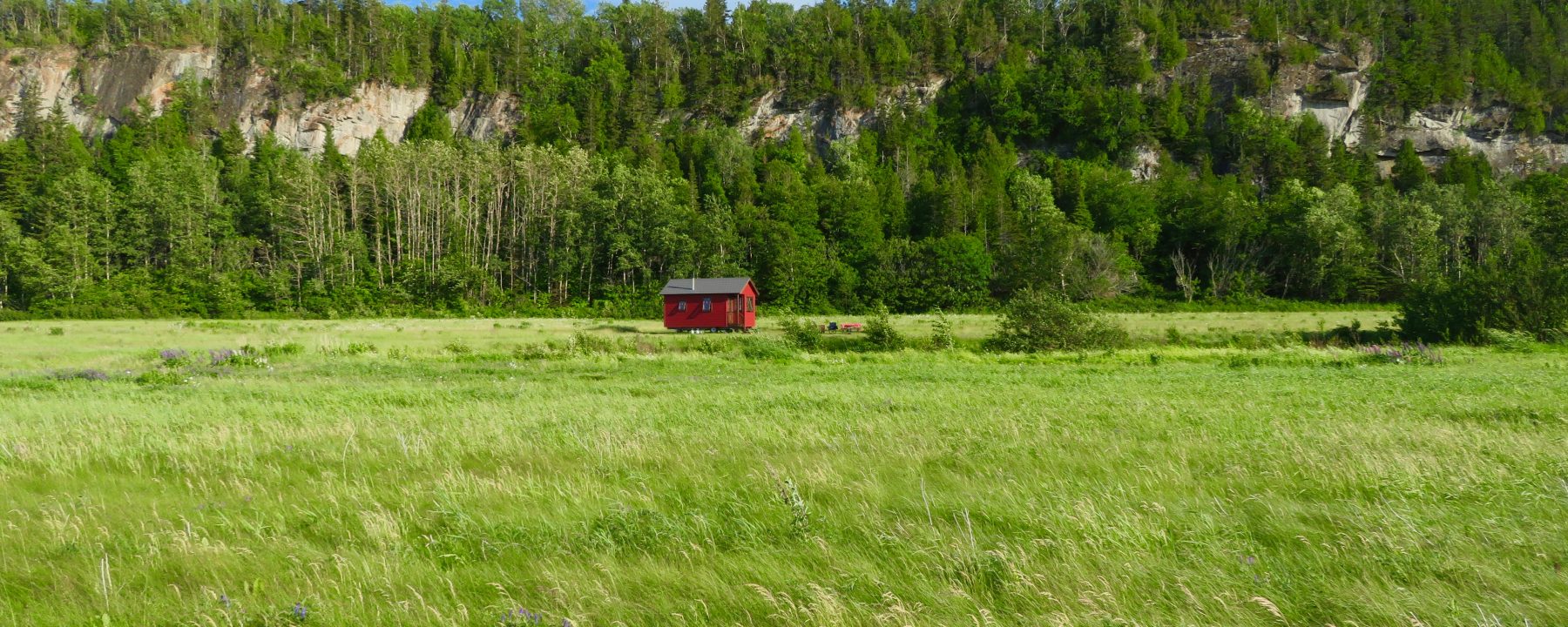 Domaine Floravie près du parc national du Bic dans le Bas-St-Laurent a de petits chalets sur roue éco énergétique